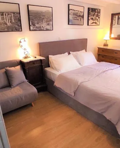 Bougainvillea Typical Town House - Private Rooftop Ferienhaus Mykonos Town